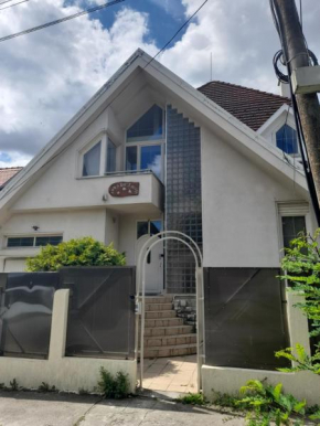 Lara Guest House